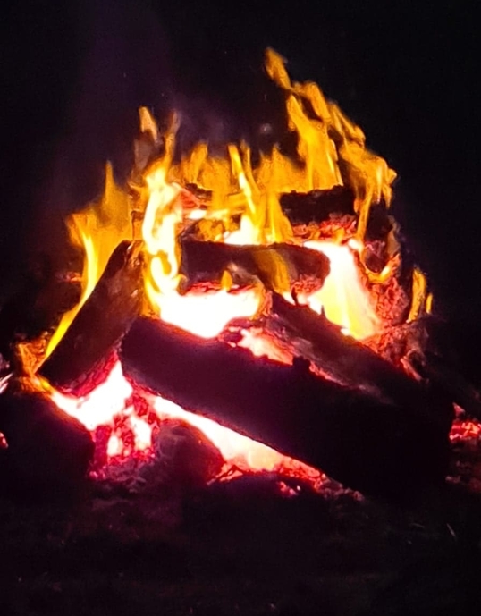 QLD 4x4 Club Camp Fire Stanthorpe Weekend Camping & Wine Tour